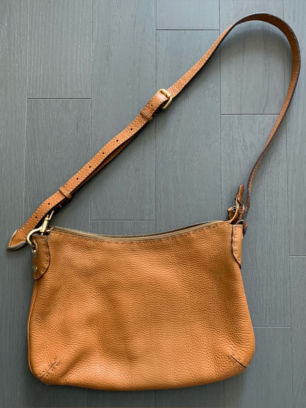 Vintage Fendi Classic Leather Crossbody Shoulder Bag in Tan
